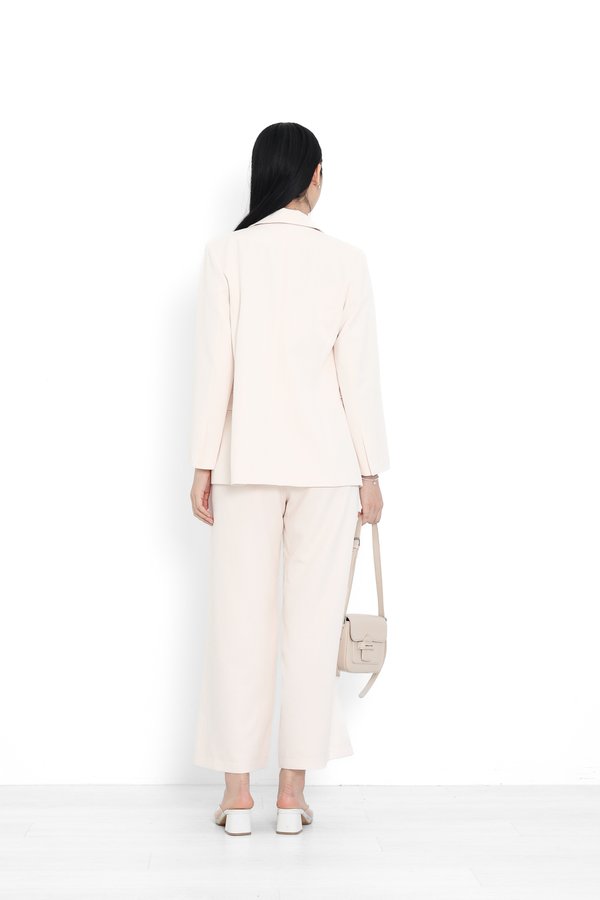 *TPZ* GIRL BOSS PADDED BLAZER IN CHAMPAGNE