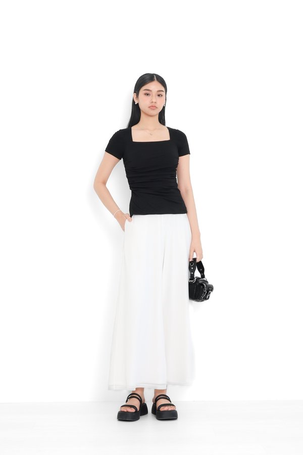 *TPZ* PERFECT BASIC RUCHED SLIT TOP WITH SLEEVES IN BLACK
