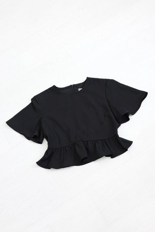 *TPZ* THEA BABYDOLL FLUTTER TOP IN BLACK