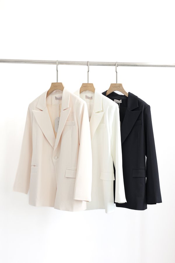 *TPZ* GIRL BOSS PADDED BLAZER IN WHITE