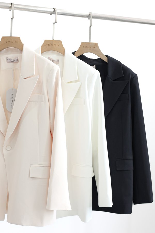 *TPZ* GIRL BOSS PADDED BLAZER IN BLACK