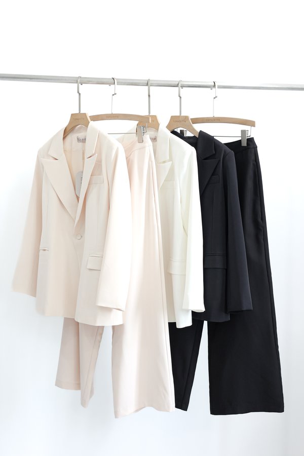 *TPZ* GIRL BOSS PADDED BLAZER IN BLACK