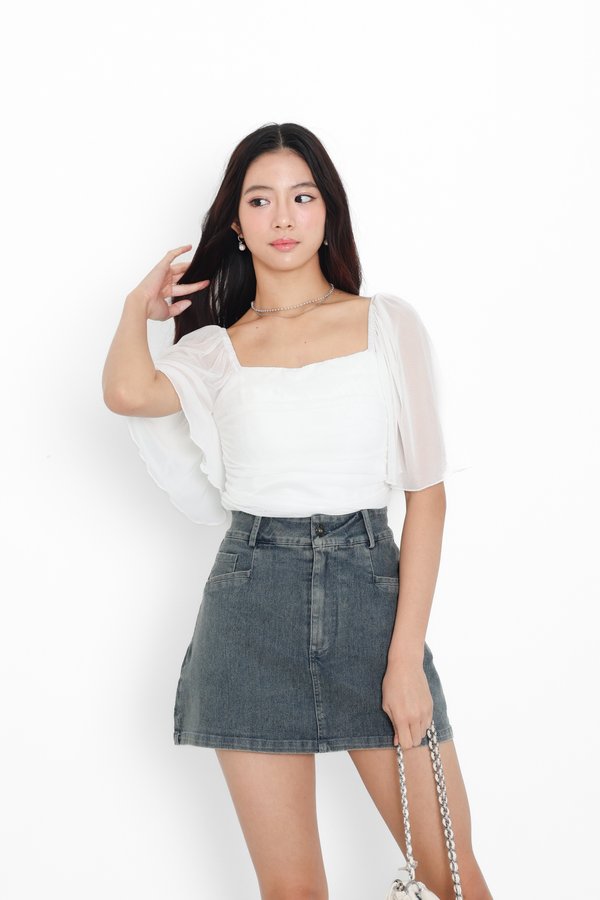 *TPZ* CHILL AND THRILL DENIM SKORTS 5.0 IN LIGHT WASH