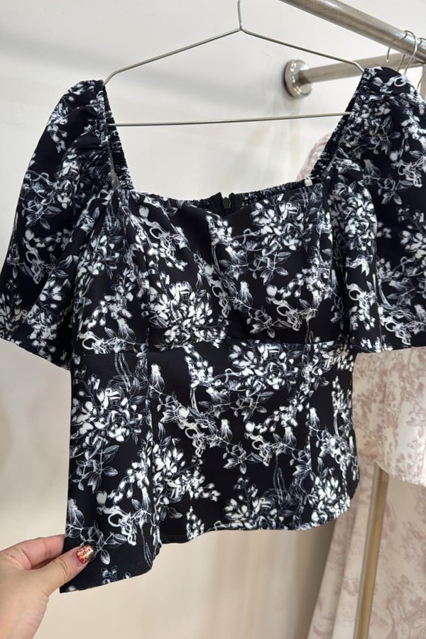 (PO ETA: END JULY) *TPZ* HERA FLUTTER SLEEVES TOP IN TOILE DE BEAUTY BLACK