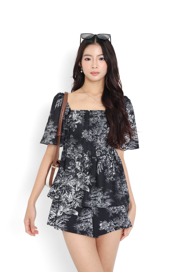 *TPZ* HESTER FLUTTER SLEEVES TOP IN SIGNATURE BLACK TOILE