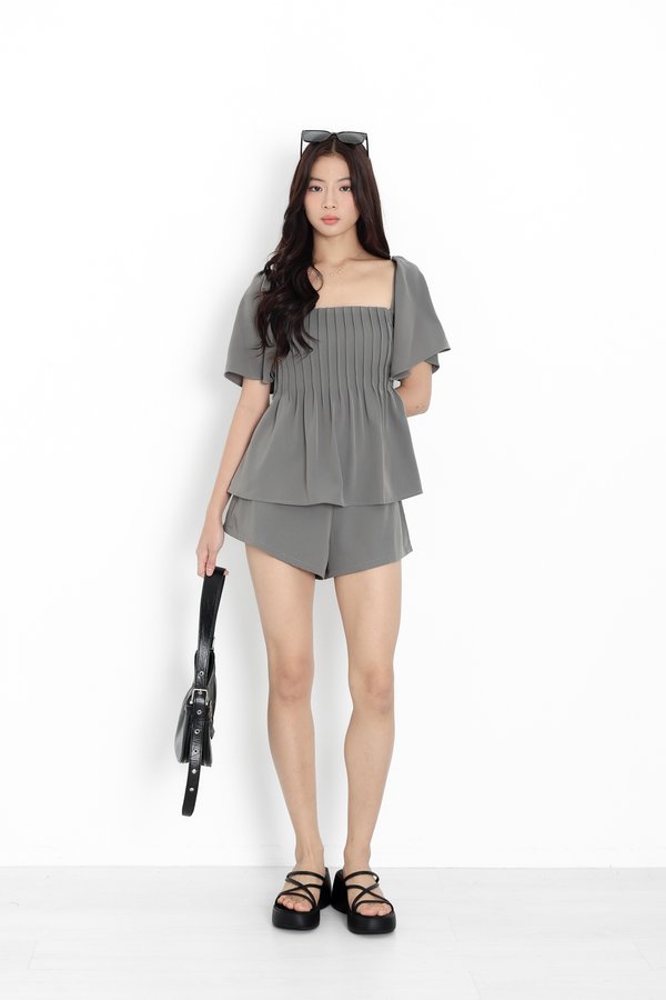 *TPZ* HESTER FLUTTER SLEEVES TOP IN ELEPHANT GREY