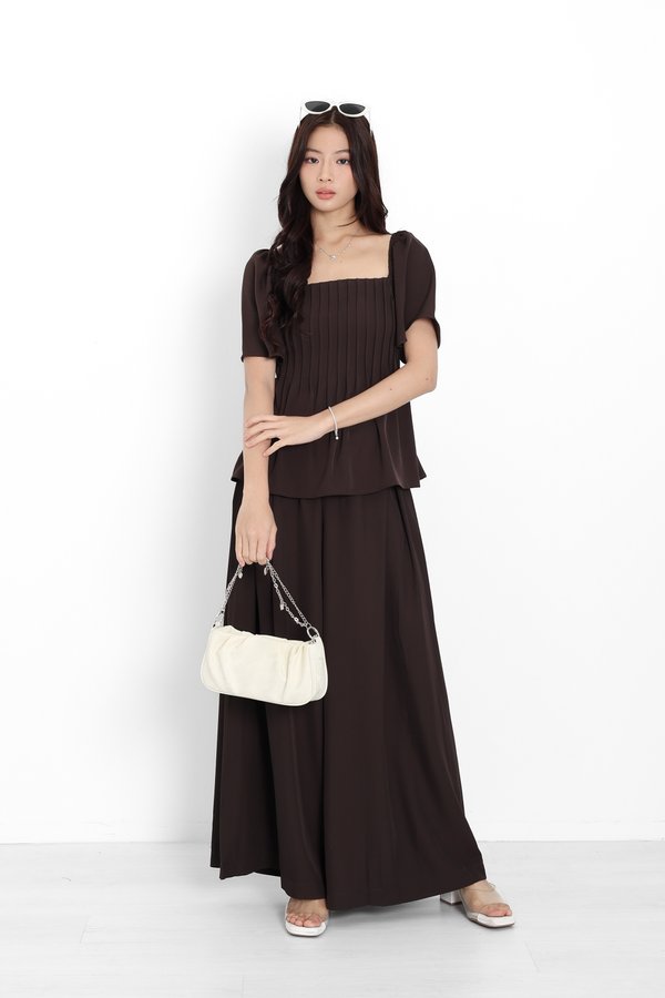 *TPZ* HESTER FLUTTER SLEEVES TOP IN FRIGGIN BROWN