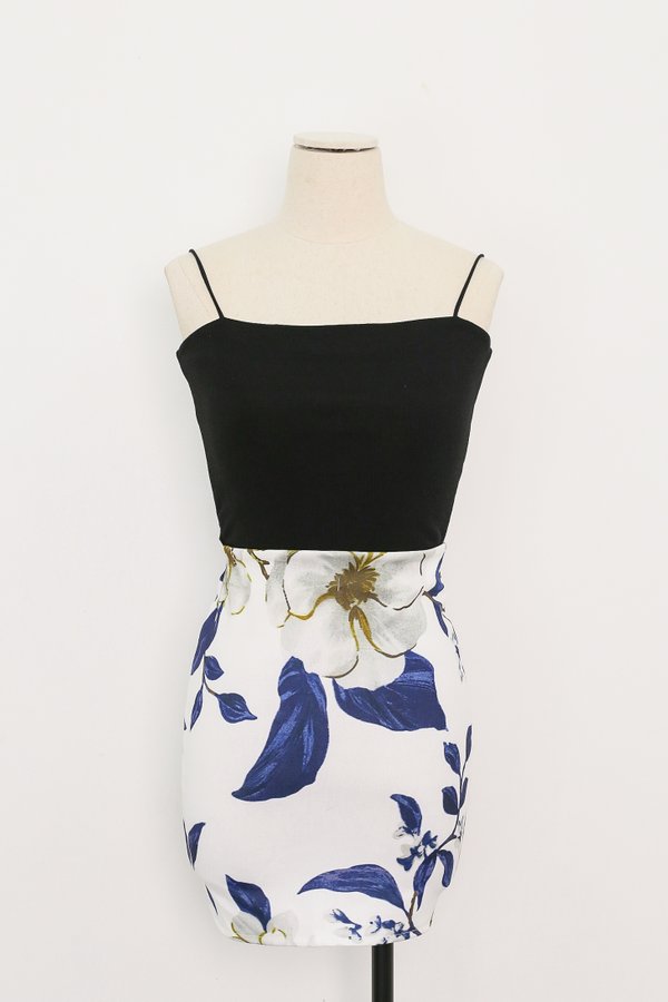 KLARA BODYCON SKIRT IN WHITE FLORAL 