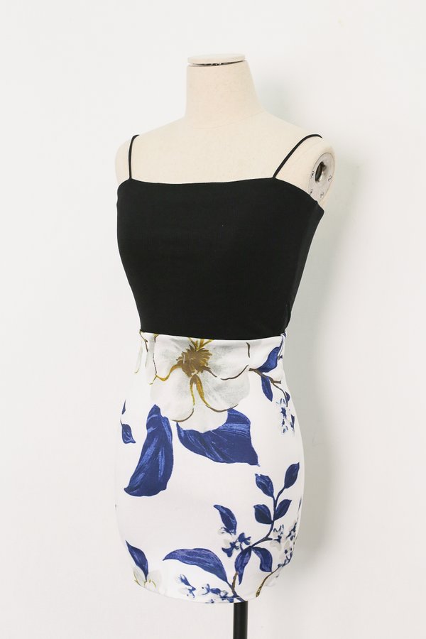 KLARA BODYCON SKIRT IN WHITE FLORAL 