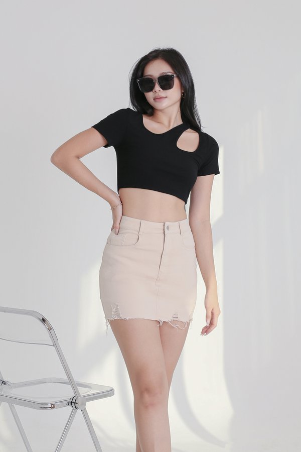 *TPZ* PLAY OFF CUT OUT CROPPED TOP IN BLACK 