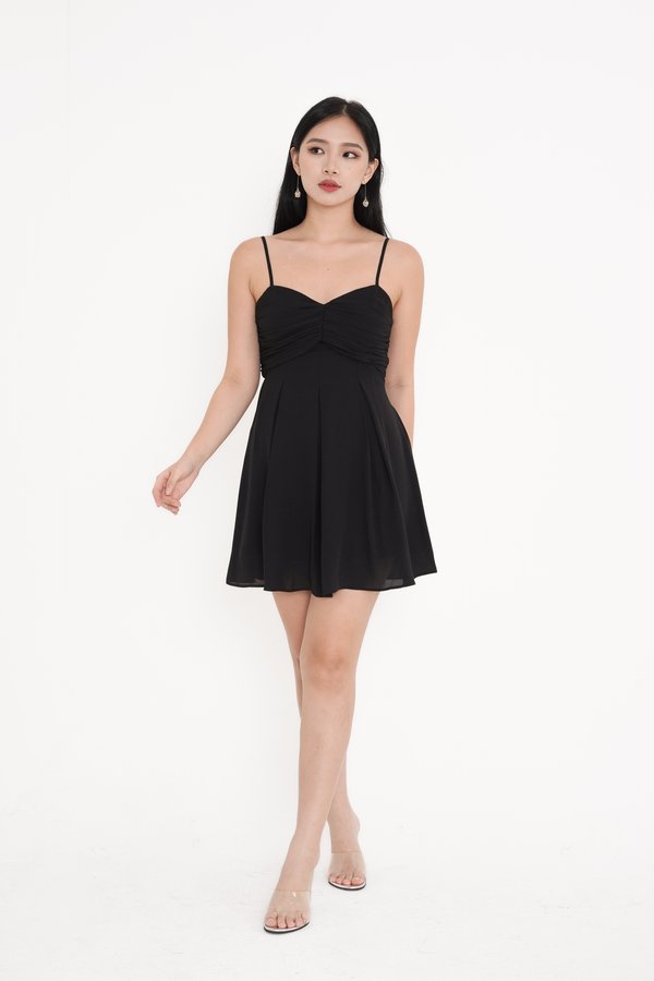 *TPZ* LAINE PLEATED DRESS IN BLACK